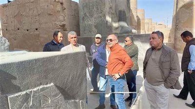 معابد الأقصر.. مصطفى وزيري يستعرض مستجدات أعمال الحفائر والترميم بالمواقع الأثرية
