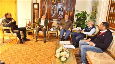 محافظ أسيوط يطمئن أعضاء النواب والشيوخ على توافر السلع في الأسواق