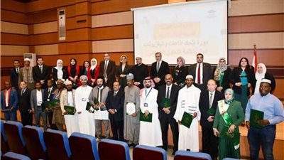 وزير الأوقاف يكرم المشاركين في دورة اتحاد إذاعات وتلفزيونات التعاون الإسلامي 