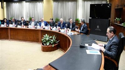 وزير البترول يلتقي الوفد الاقتصادي اليوناني لتعميق التعاون في قطاع الطاقة (صور)