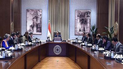 رئيس الوزراء يلتقي وفدا فرنسيا يضم سياسيين وكتابا وصحفيين لشرح موقف الحكومة المصرية تجاه عدد من القضايا المهمة (صور)