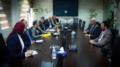 وزيرة البيئة ومحافظ السويس يناقشان الوضع الحالي لمنظومة إدارة المخلفات (صور)