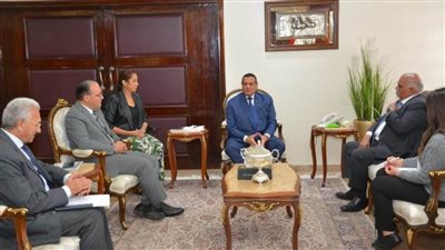 وزير التنمية المحلية يبحث مع مدير برنامج الأغذية العالمي بالقاهرة ملفات التعاون المشترك بين الجانبين