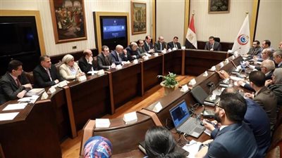 وزير الصحة يتابع تنفيذ التوجيهات الرئاسية بتحسين جودة الخدمات الصحية المقدمة للمواطنين