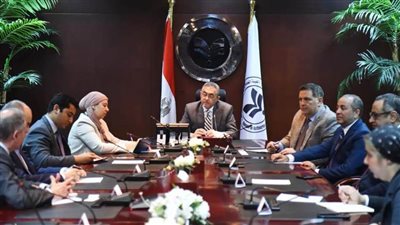 رئيس هيئة الاستثمار يبحث مع «Mytilineos» اليونانية فرص التعاون الاستثماري