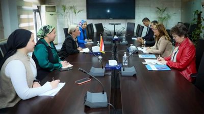 وزيرة البيئة تتسلم أول نسخة من الخطة العربية لإطار العمل بالمنطقة العربية لمدة 5 سنوات قادمة