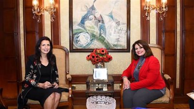 وزيرة الهجرة تستقبل المدير التنفيذي ومدير البرامج في 