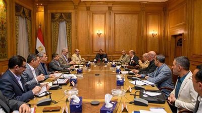 وزير الدولة للإنتاج الحربي يتابع الموقف التنفيذي لعدد من مشروعات 