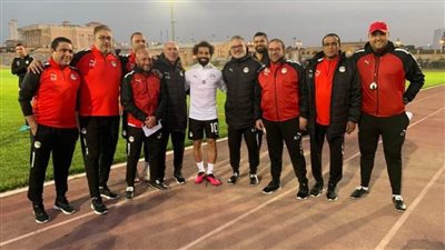 محمد صلاح يؤازر المنتخب الأولمبي قبل مواجهة زامبيا 