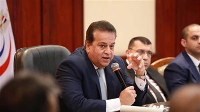 وزير الصحة يوجه مديري مديريات الشئون الصحية بالمحافظات بوضع ملف السكان وتنظيم الاسرة على رأس أولويات العمل