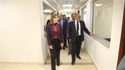 وزيرة الثقافة تتفقد سير العمل بمقر الوزارة بالعاصمة الإدارية الجديدة