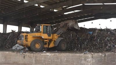 محافظ القليوبية يتابع أعمال رفع القمامة بالمحطة الوسيطة بشبرا الخيمة