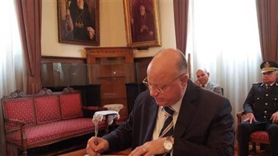 محافظ القاهرة يشارك فى احتفالات عيد القيامة بكنيسة الأرمن الأرذثوكس 