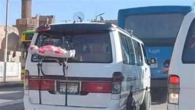 إنقاذ طفل رضيع و3 أشخاص بعد سقوط ميكروباص بترعة في دمياط