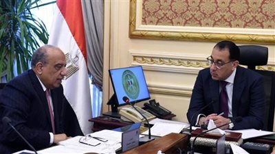 رئيس الوزراء يعقد اجتماعا لبحث سبل استغلال احتياطات مصر من خام التنتالوم (صور)