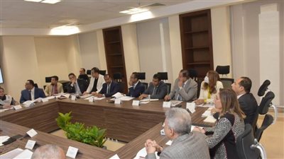 وزيرة الثقافة تجتمع بمجلس إدارة  الشركة القابضة للاستثمار في المجالات الثقافية والسينمائية بمقر الوزارة بالعاصمة الإدارية 