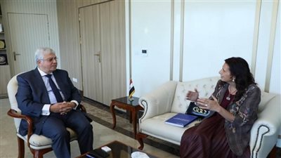 وزير التعليم العالي يستقبل المدير التنفيذي لهيئة التبادل التعليمي 