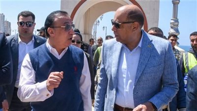 محافظ الإسكندرية يتفقد كوبري وممشى السادات 