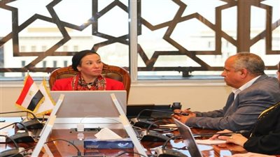 وزيرة البيئة تعقد اجتماعا موسعا مع أحد مستثمري القطاع الخاص لبحث تنظيم ماراثون عالمي بمحمية وادي الريان