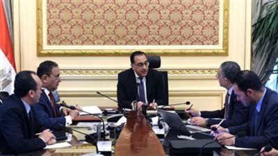 رئيس الوزراء يوجه بتفعيل غرف الطوارئ والأزمات خلال إجازة عيد الفطر المبارك