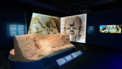 وزير السياحة يفتتح معرض الآثار المؤقت 