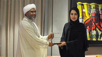 الإمارات تكرم مستشار الهيئة الأوروبية للمراكز الإسلامية لشؤون الفتوى لجهوده الدعوية في رمضان (صور)