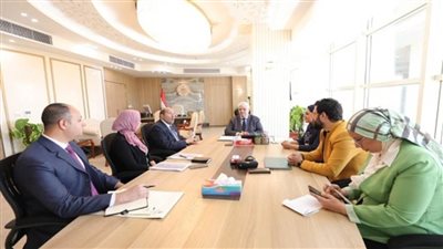 وزير التعليم العالي يؤكد ضرورة رفع وعي طلاب الجامعات بقضايا التغيرات المناخية والتحول الأخضر (صور)