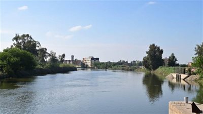 وزير الري يتفقد أعمال تطهير الترع في المنوفية (صور)