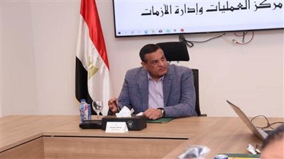 وزير التنمية المحلية يتابع مع المحافظين قرارات تحديد أسعار تعريفة الركوب الجديدة لسيارات الأجرة (صور)