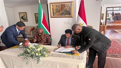 وزير الرياضة يوقع بروتوكول تعاون ثنائي مع نظيره الجنوب إفريقي (صور)