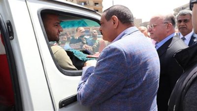 وزير التنمية المحلية ومحافظ القاهرة يتفقدان موقفي الألف مسكن وعبد المنعم رياض (صور)