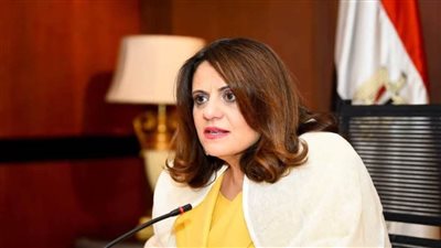 وزيرة الهجرة: تنسيق بين جميع مؤسسات الدولة وتعاون مع الهلال الأحمر المصري لإعادة المصابين من السودان