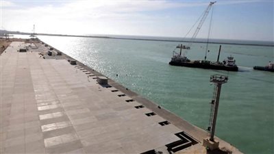 رئيس المنطقة الاقتصادية لقناة السويس: تطوير مينائي العريش والطور ومنطقة شرق بورسعيد لجذب الاستثمارات (صور)