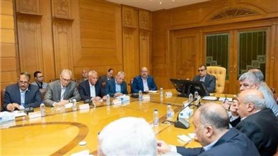 وزير الإنتاج الحربي يوجه بزيادة تعميق التصنيع المحلي ونقل أحدث تكنولوجيات التصنيع