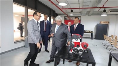 وزير التعليم العالي يشهد احتفالية تسليم الطلاب المُتفوقين بالجامعة الألمانية الدولية منح التميز الأكاديمي (صور)