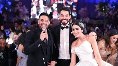 بالصور .. حماقى يشعل زفاف ابنة صديقه المنتج خالد عبد اللطيف