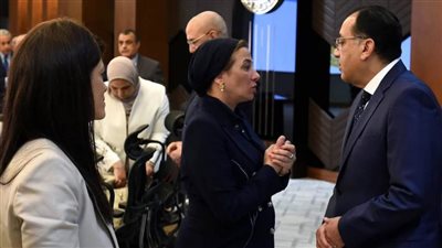 وزيرة البيئة تستعرض جهود الوزارة لدفع عجلة الاستثمار وتطوير القطاع البيئي