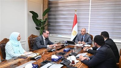 وزير الري يتابع ضوابط استخدام المياه الجوفية ومنظومة المراقبة والتحكم في الآبار الجوفية (صور)