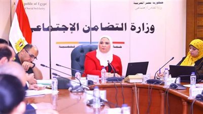 القباج تترأس الاجتماع الأول للجنة الدائمة لتنظيم توزيع السلع الغذائية للأسر الأولى بالرعاية (صور)