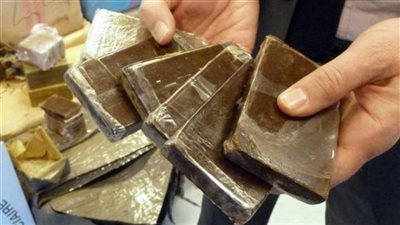 ضبط 3 ركاب بمطار القاهرة حاولوا تهريب كيلو ونصف سبائك ذهبية