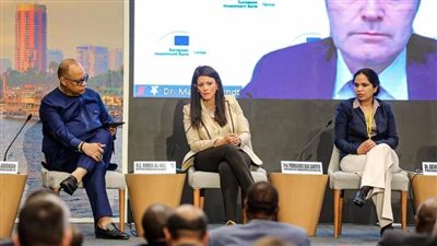 رانيا المشاط: ندعم الشراكات التي يقوم بها البنك الأفريقي لتنمية الابتكار وتحفيز جهود تطوير الرعاية الصحية والصناعات الدوائية