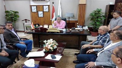 رئيس جهاز بني سويف الجديدة يستقبل مجموعة من سكان المدينة لبحث طلباتهم ومقترحاتهم (صور)