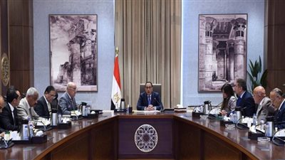 رئيس الوزراء يلتقى عددا من المطورين العقاريين لبحث سبل دعم القطاع العقاري في ظل الظروف والتحديات العالمية (صور)