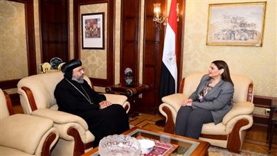 وزيرة الهجرة تستقبل الأنبا أنجيلوس أسقف الكنيسة القبطية في لندن وممثل قداسة البابا تواضروس لدى حكومة المملكة المتحدة (صور)