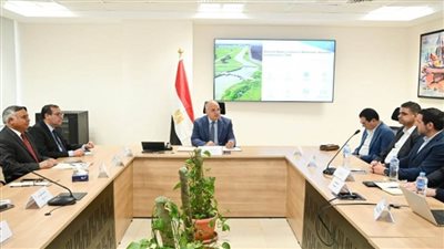 وزير الري يبحث مع 
