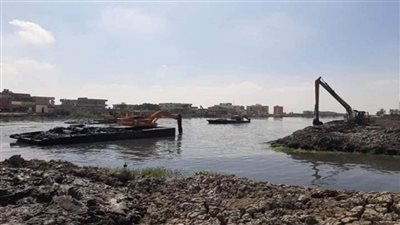 وزير الري يتابع أعمال تطهير المصارف العامة ومشروعات الصرف المغطى (صور)