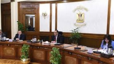 رئيس الوزراء يجتمع مع أعضاء المجلس الاستشاري الاقتصادي لمناقشة تحفيز مناخ الاستثمار