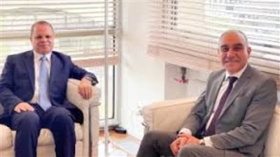 تعاون قضائي واسترداد قطعتين أثريتين.. النائب العام يصل فرنسا في زيارة رسمية