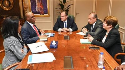 وزير التجارة يبحث مع وفد البنك الأفريقى ترتيبات استضافة معرض التجارة البينية