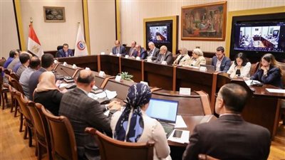 وزير الصحة يوجه باستدامة توافر مخزون كاف من الأجهزة والأدوية والمستلزمات الطبية بمختلف المنشآت الصحية التابعة للوزارة